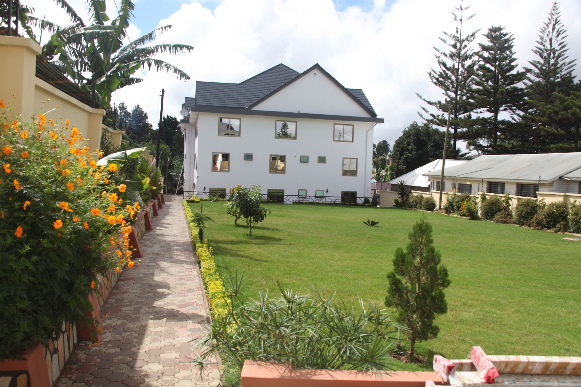 Merves Hotel Arusha Exterior photo